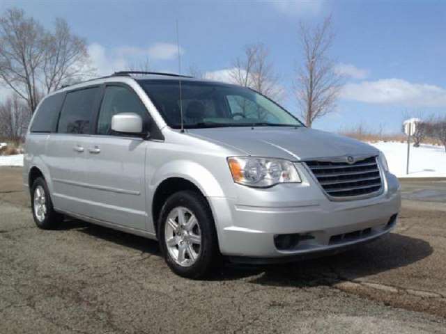 2008 Chrysler Town and Country Touring 4dr Mini-Van